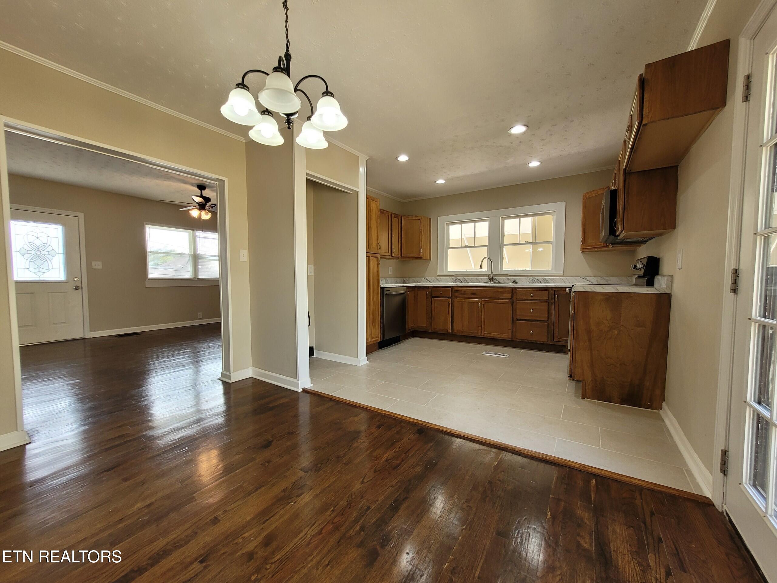 1319 Spring Hill Road Knoxville, TN 37914 - Photo 2 of 15 1000037121