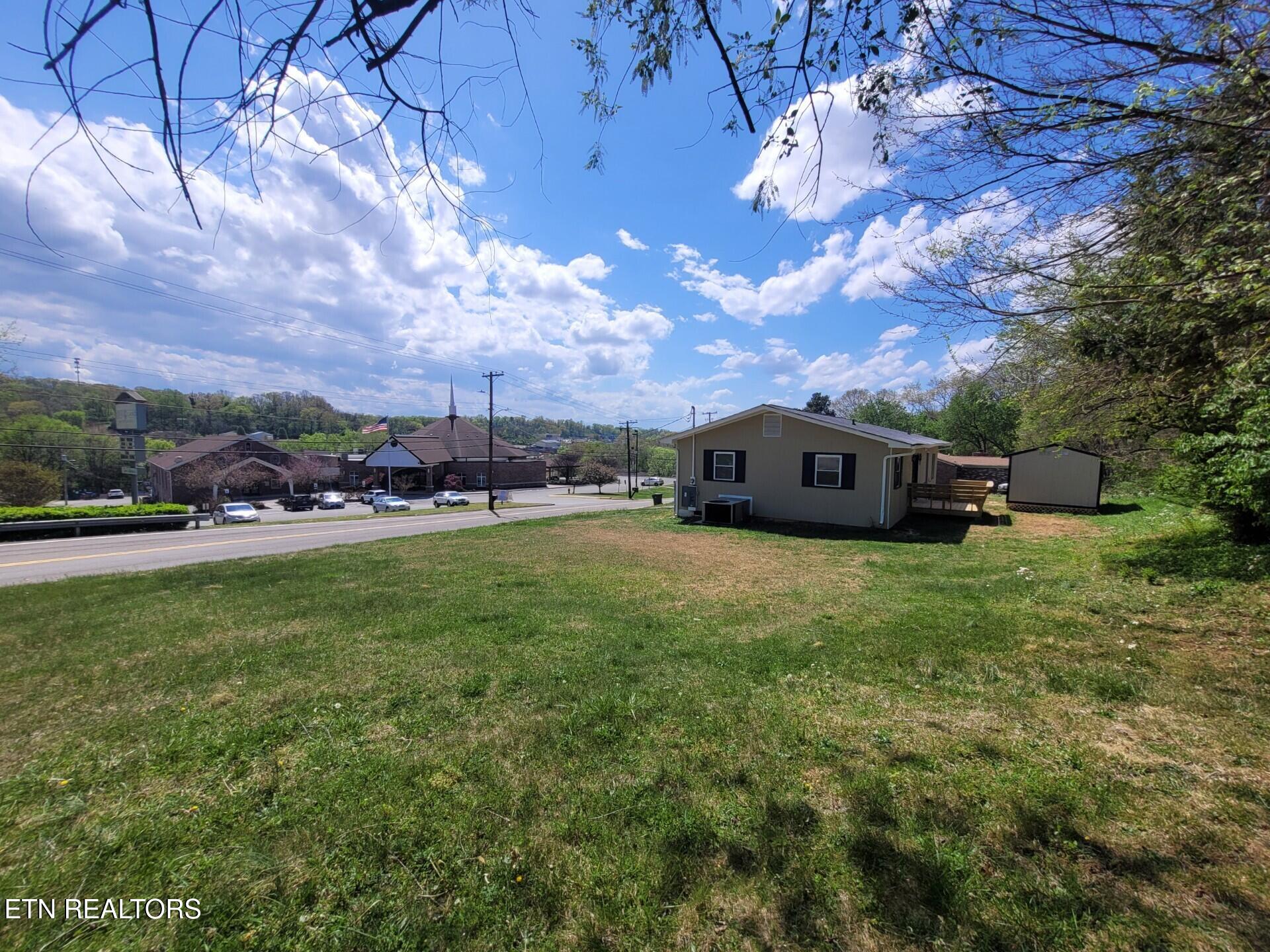 1319 Spring Hill Road Knoxville, TN 37914 - Photo 4 of 15 1000037116