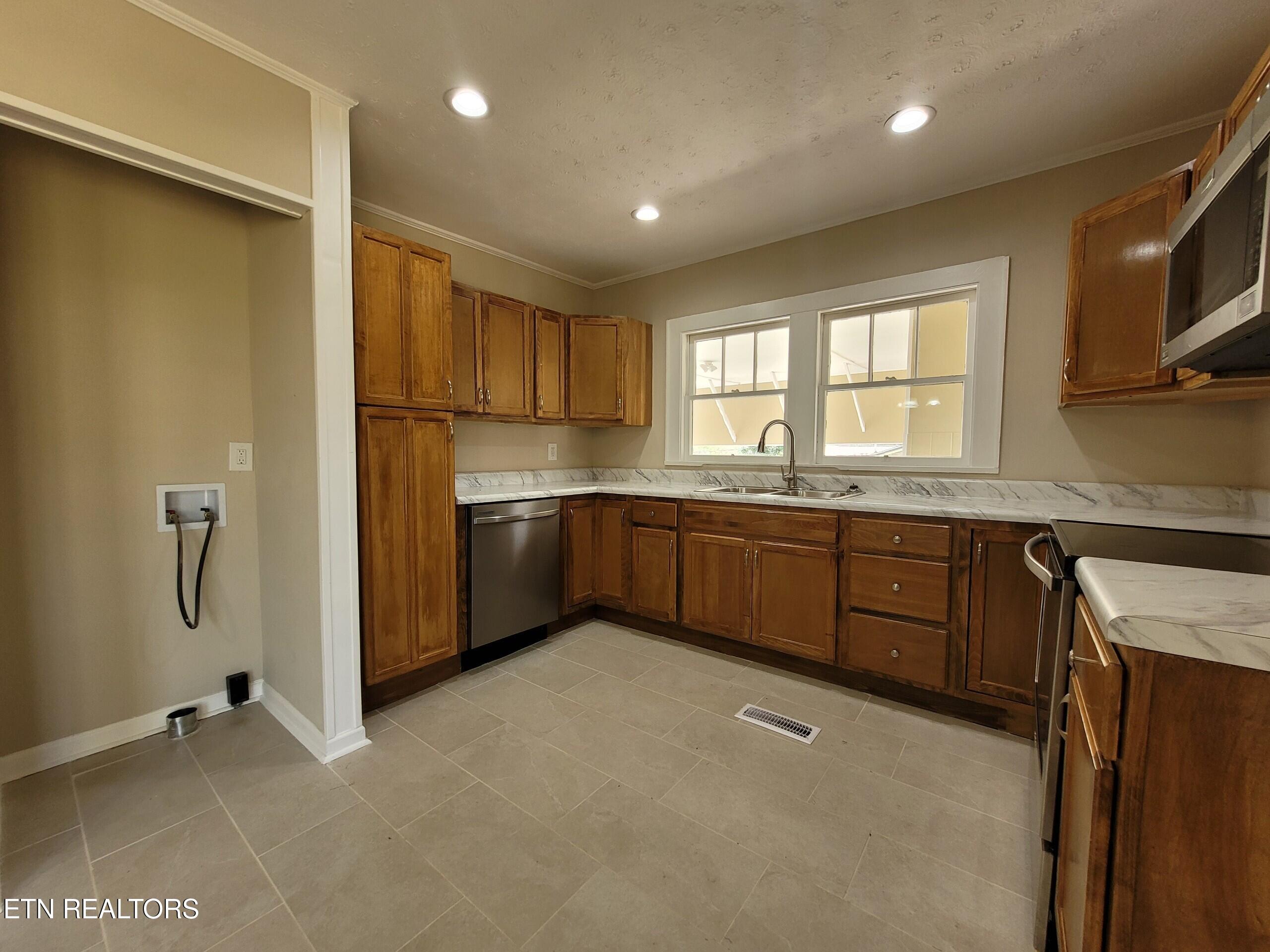 1319 Spring Hill Road Knoxville, TN 37914 - Photo 6 of 15 1000037123