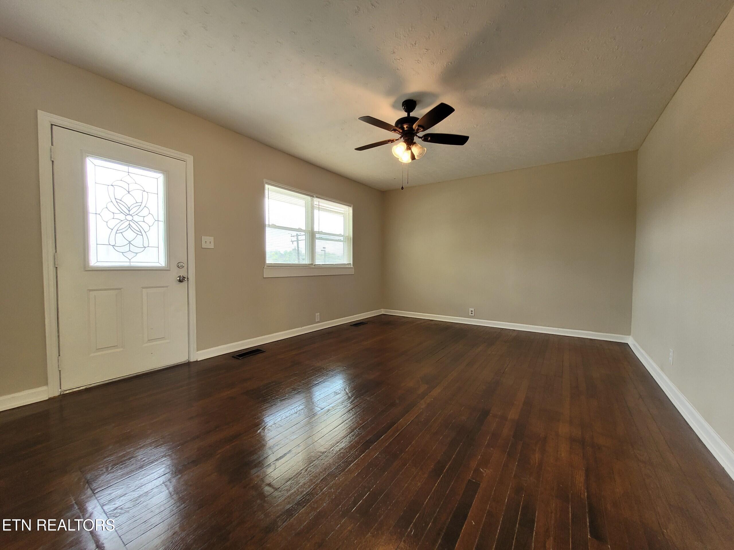 1319 Spring Hill Road Knoxville, TN 37914 - Photo 7 of 15 1000037119