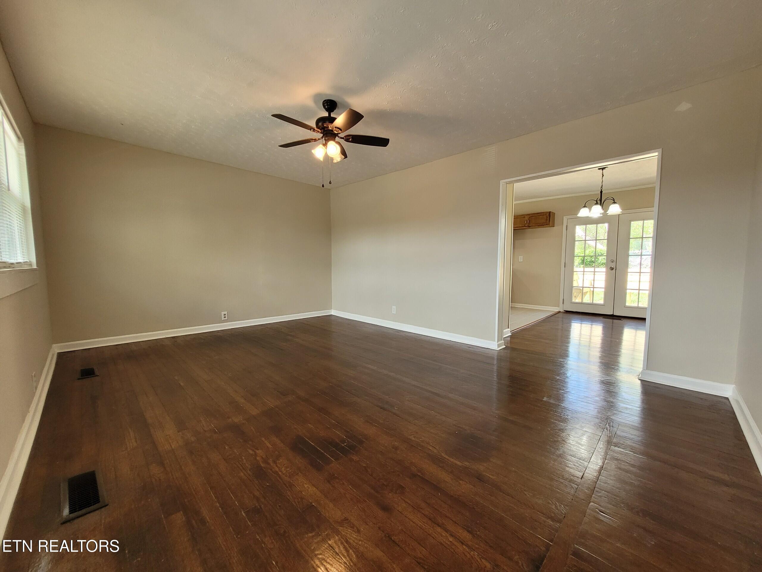 1319 Spring Hill Road Knoxville, TN 37914 - Photo 8 of 15 1000037120