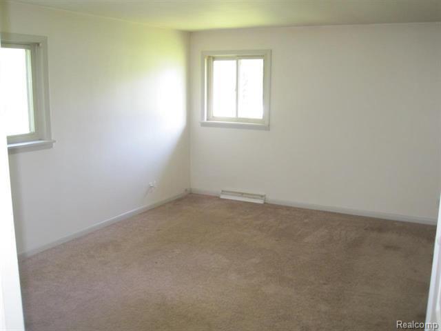 3155 Range Road Port Huron, MI 48060 - Photo 15 of 23 31213023-20.jpg