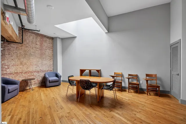 $270,000 | 806 Green Avenue, Unit 215, Greenville, SC 29605