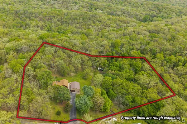 $415,000 | 1837 Lamplite Estates Drive, St. Clair, MO 63077