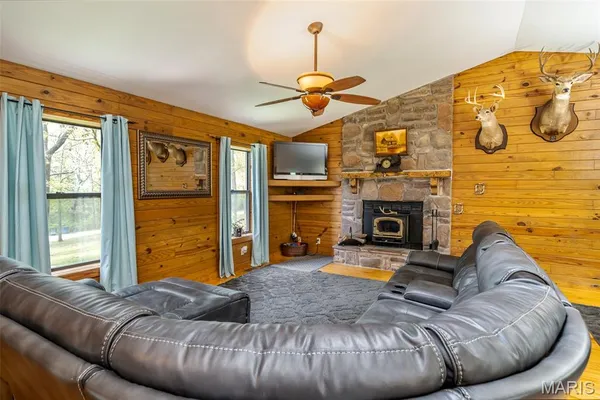 $415,000 | 1837 Lamplite Estates Drive, St. Clair, MO 63077