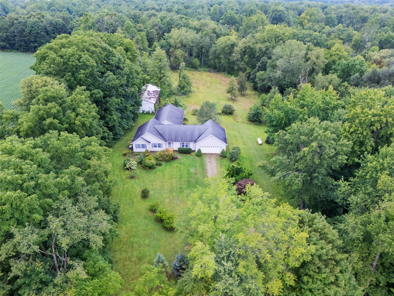 1152 Burbank Road Quincy, MI 49082 - Photo 3 of 34 Gallery Image 3