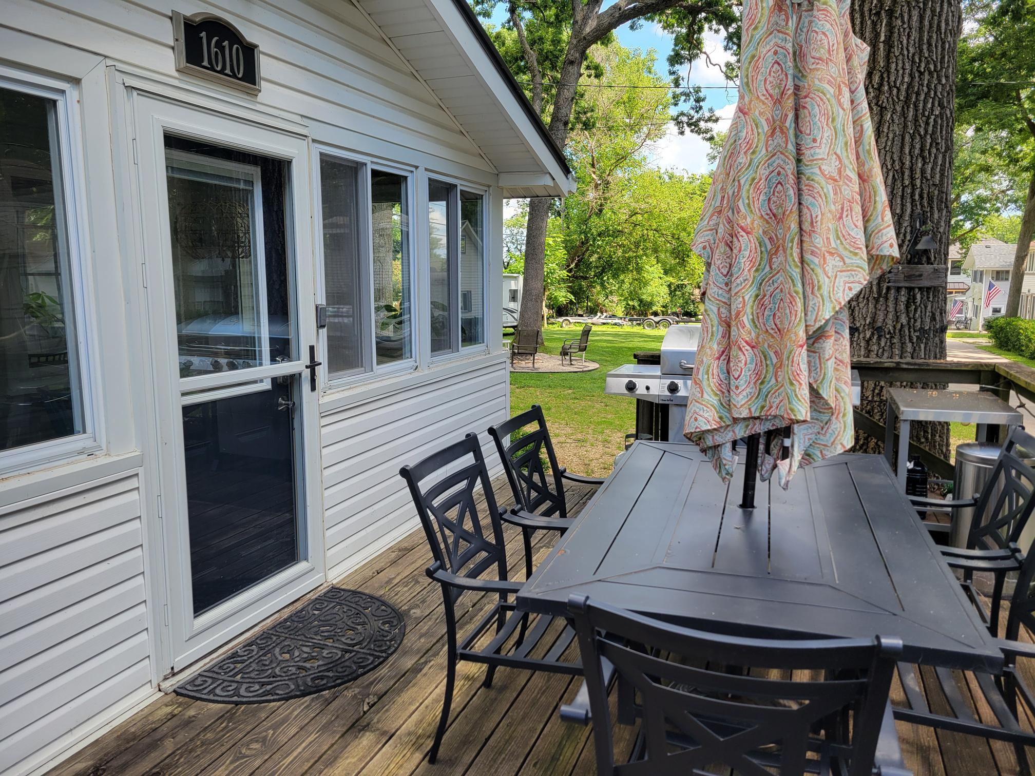 1610 Jackson Park Drive Delavan, WI 53115 - Photo 27 of 32 Deck