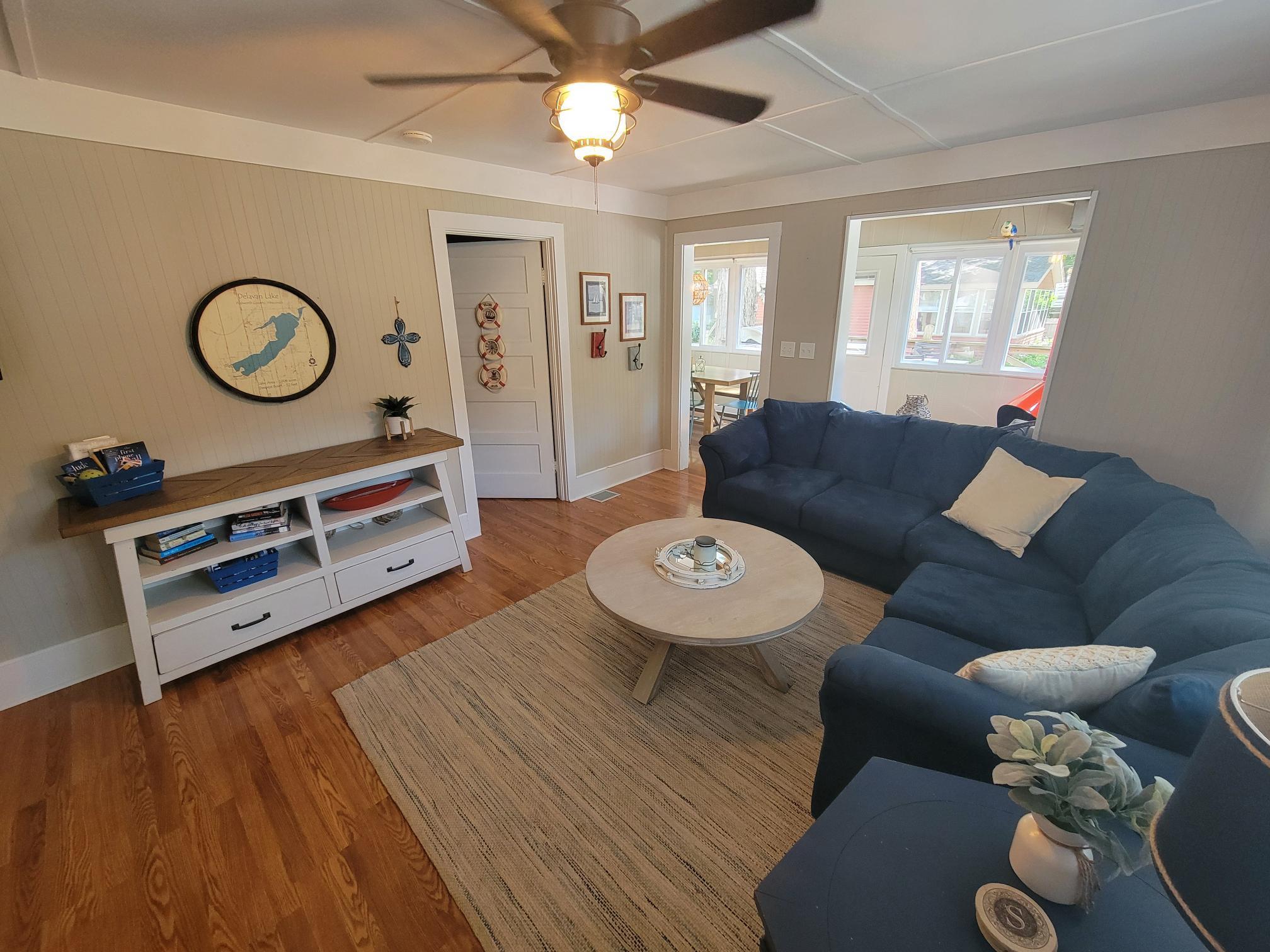1610 Jackson Park Drive Delavan, WI 53115 - Photo 7 of 32 Living Room