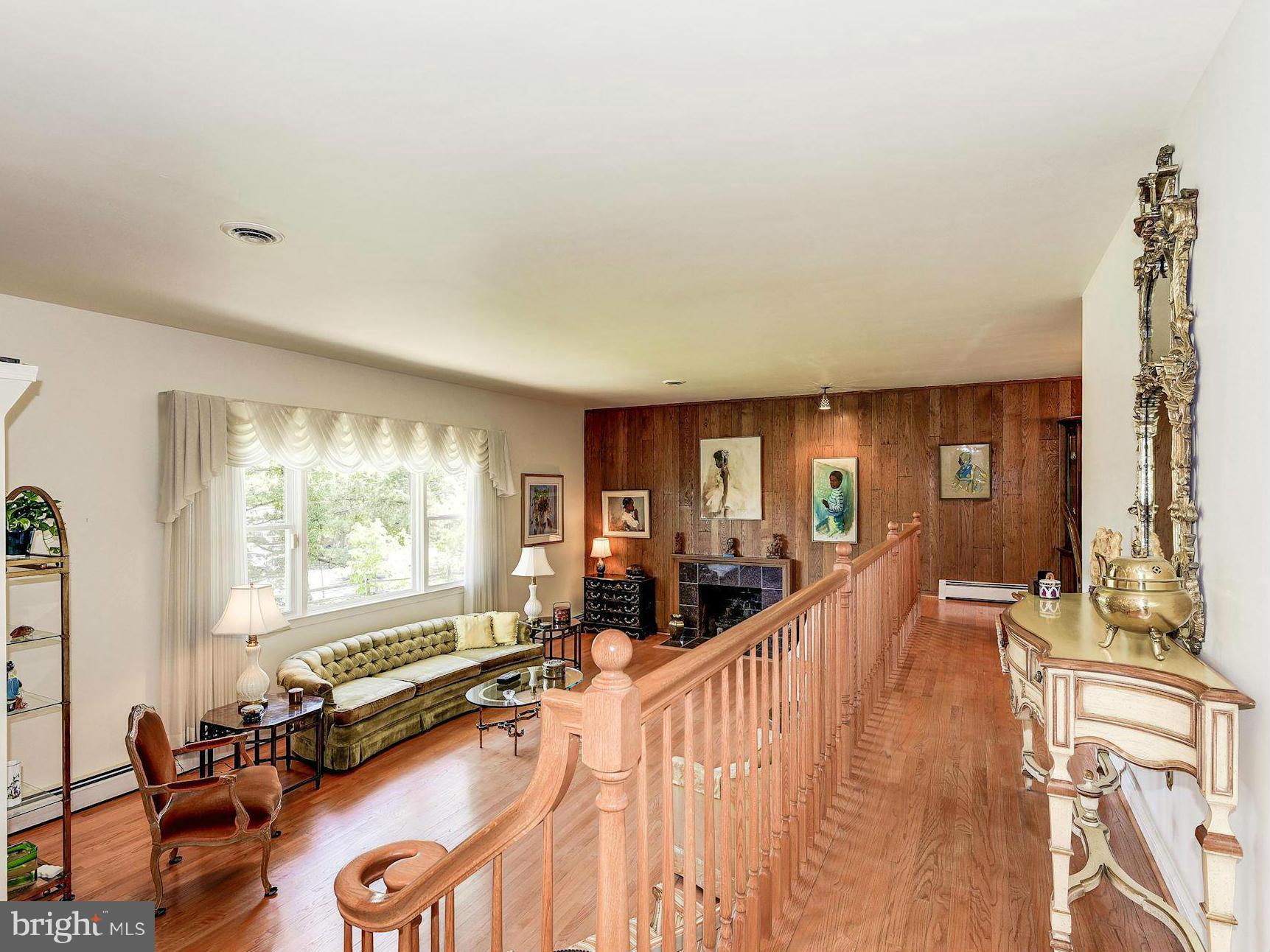 10134 Riggs Road Adelphi, MD 20783 - Photo 13 of 30 Living Room