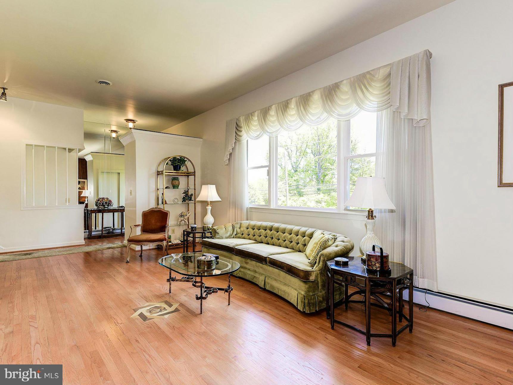 10134 Riggs Road Adelphi, MD 20783 - Photo 9 of 30 Living Room