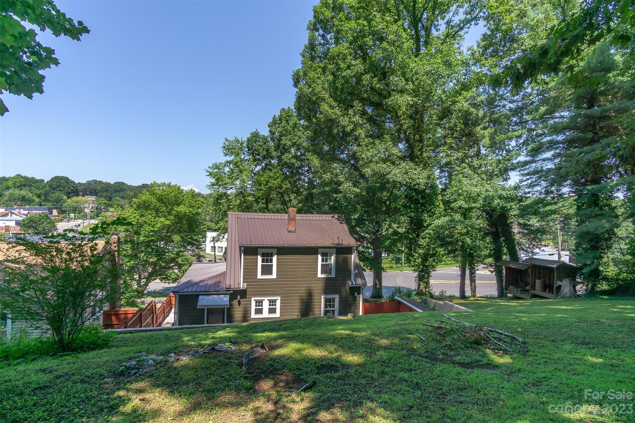 404 Huffman Street Morganton, NC 28655 - Photo 24 of 27 front view of a house with a big yard