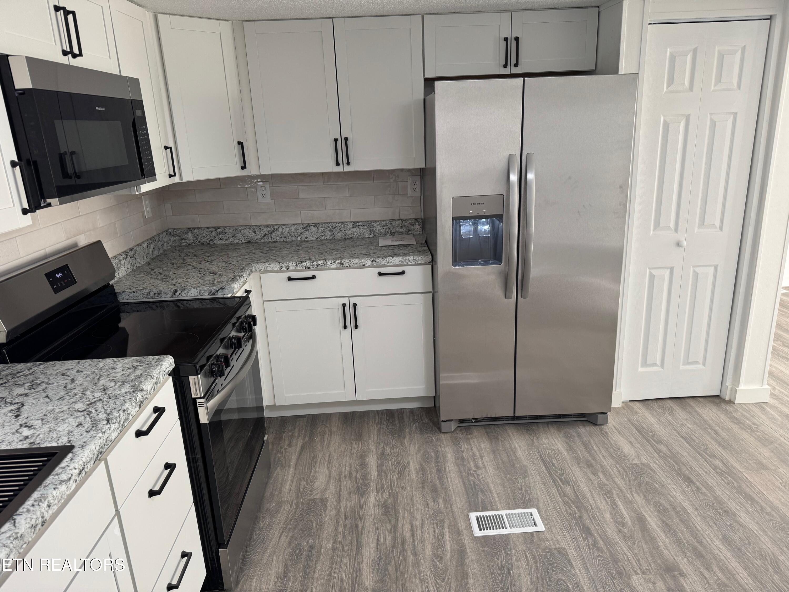 205 Royal Street Clinton, TN 37716 - Photo 6 of 12 6