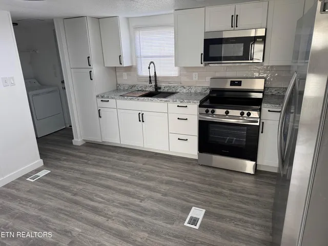 $174,900 | 205 Royal Street, Clinton, TN 37716