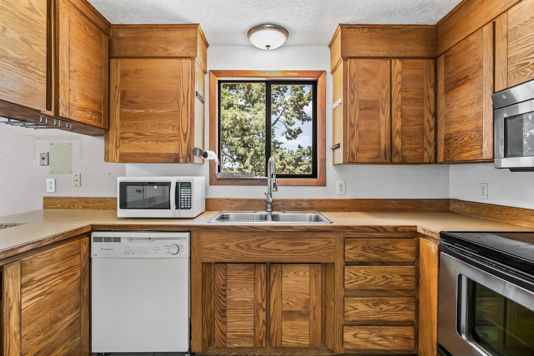 63710 O. B. Riley Road Bend, OR 97703 - Photo 11 of 58 JH5_2821