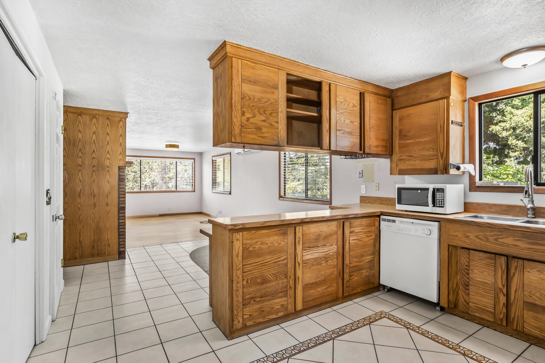 63710 O. B. Riley Road Bend, OR 97703 - Photo 13 of 58 JH5_2828
