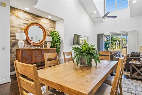 $425,000 | 1634 Baseline Lane, Vero Beach, FL 32967