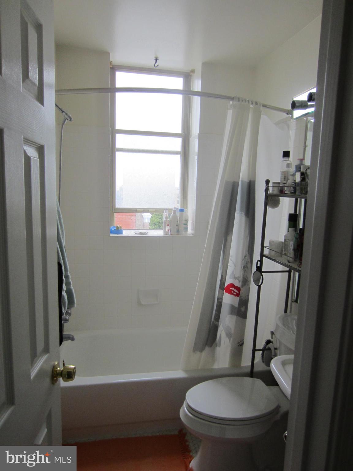 1920 S Street Northwest, Unit 806 Washington, DC 20009 - Photo 16 of 18 Bathroom