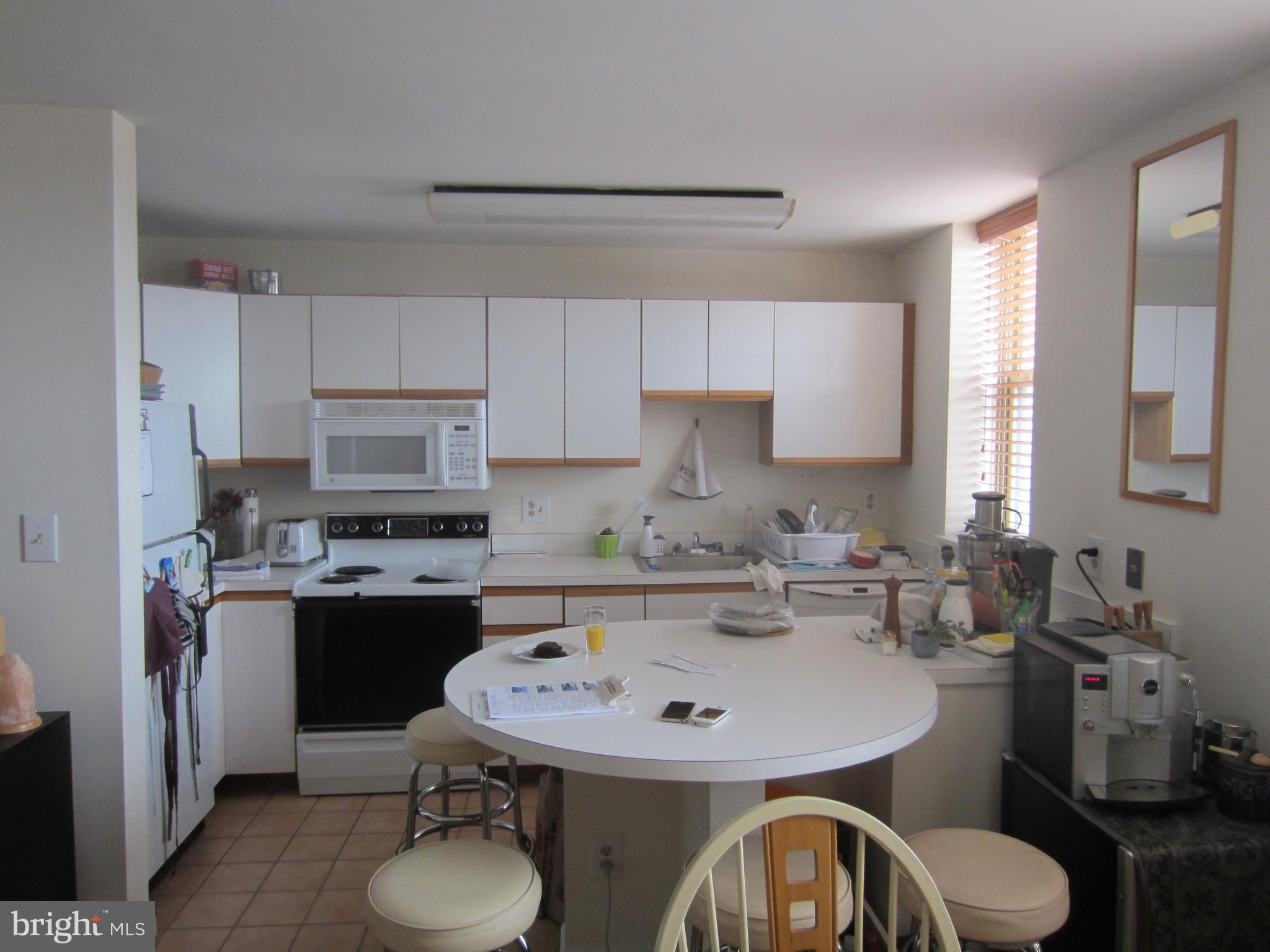 1920 S Street Northwest, Unit 806 Washington, DC 20009 - Photo 3 of 18 Kitchen