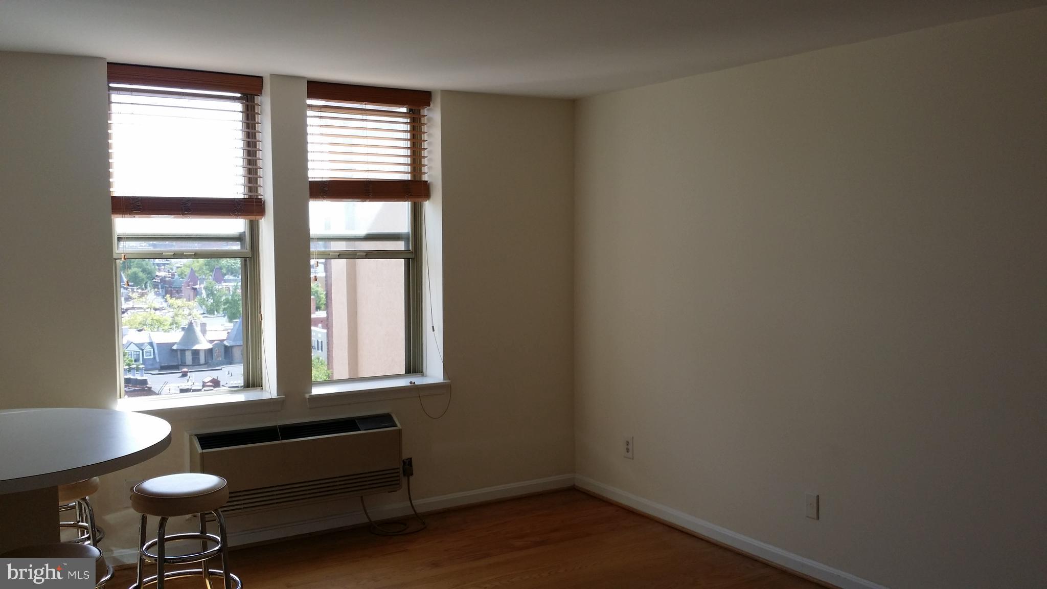 1920 S Street Northwest, Unit 806 Washington, DC 20009 - Photo 5 of 18 Living Room
