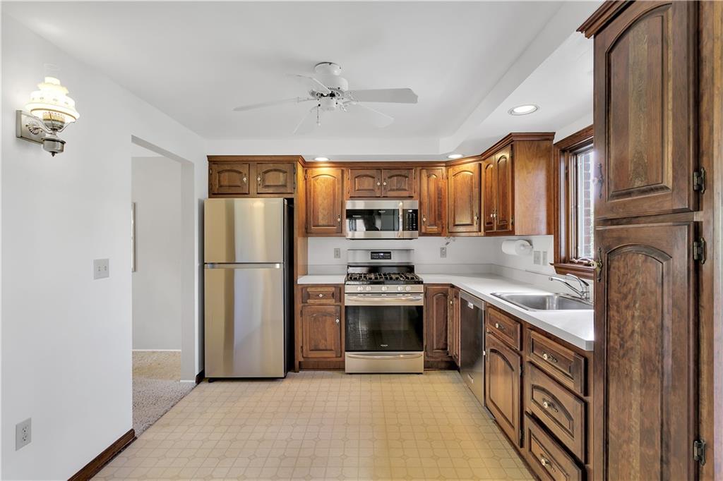 672 Sloop Road Pittsburgh, PA 15237 - Photo 5 of 25 Gallery Image 5