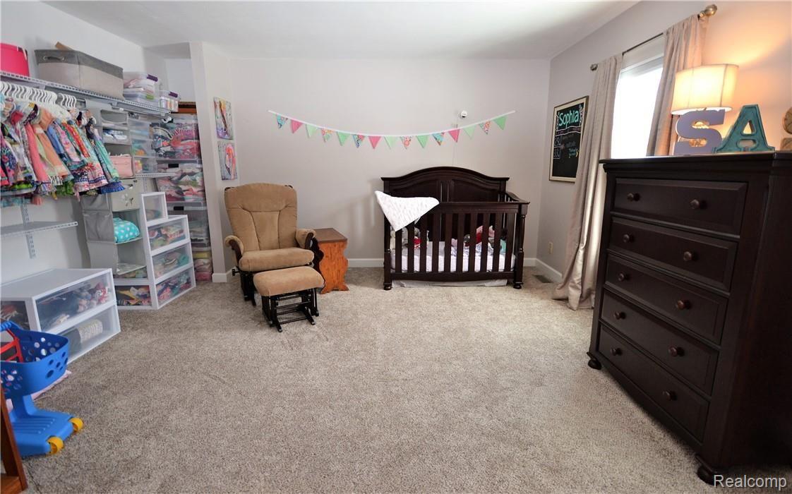 36104 Fredericksburg Road Farmington, MI 48331 - Photo 26 of 49 5 Interior 12.JPG