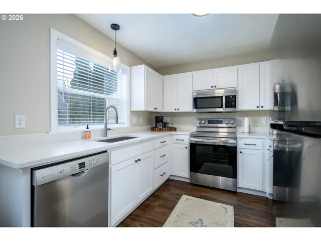 $1,295,000 | 710 North Elliott Road, Newberg, OR 97132