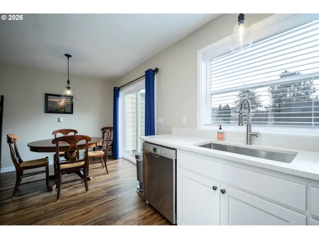 $1,295,000 | 710 North Elliott Road, Newberg, OR 97132