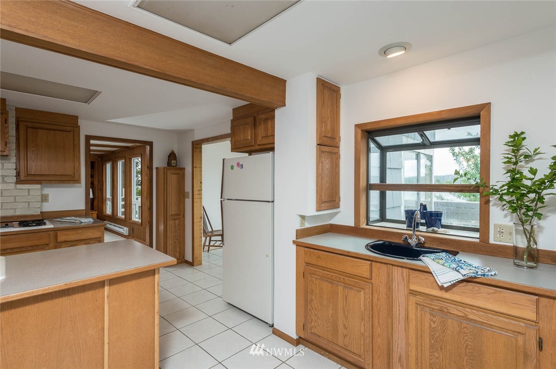 14105 Southwest Pohl Road Vashon, WA 98070 - Photo 10 of 24