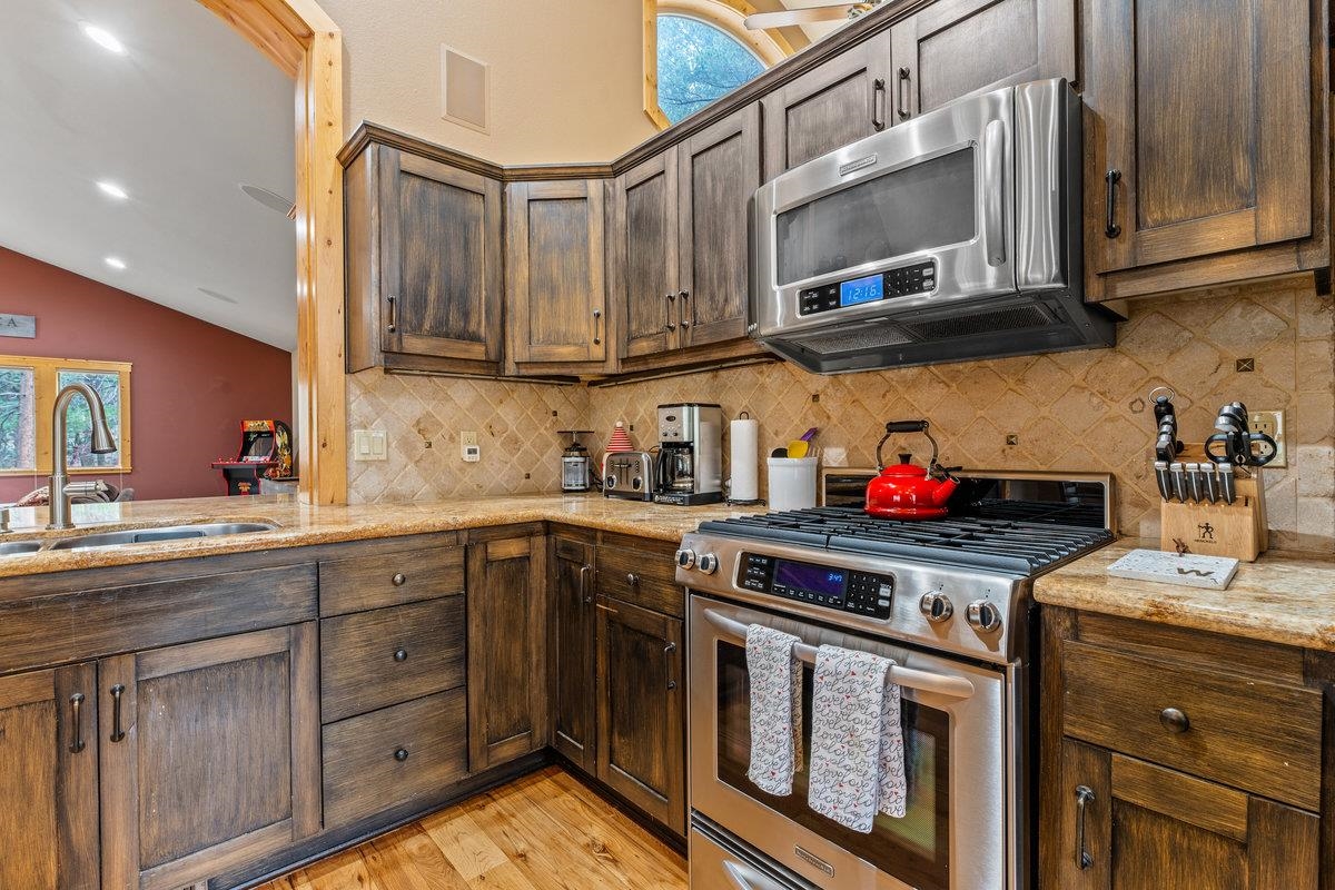 12291 Prosser Dam Road Truckee, CA 96161 - Photo 8 of 28 Gallery Image 8