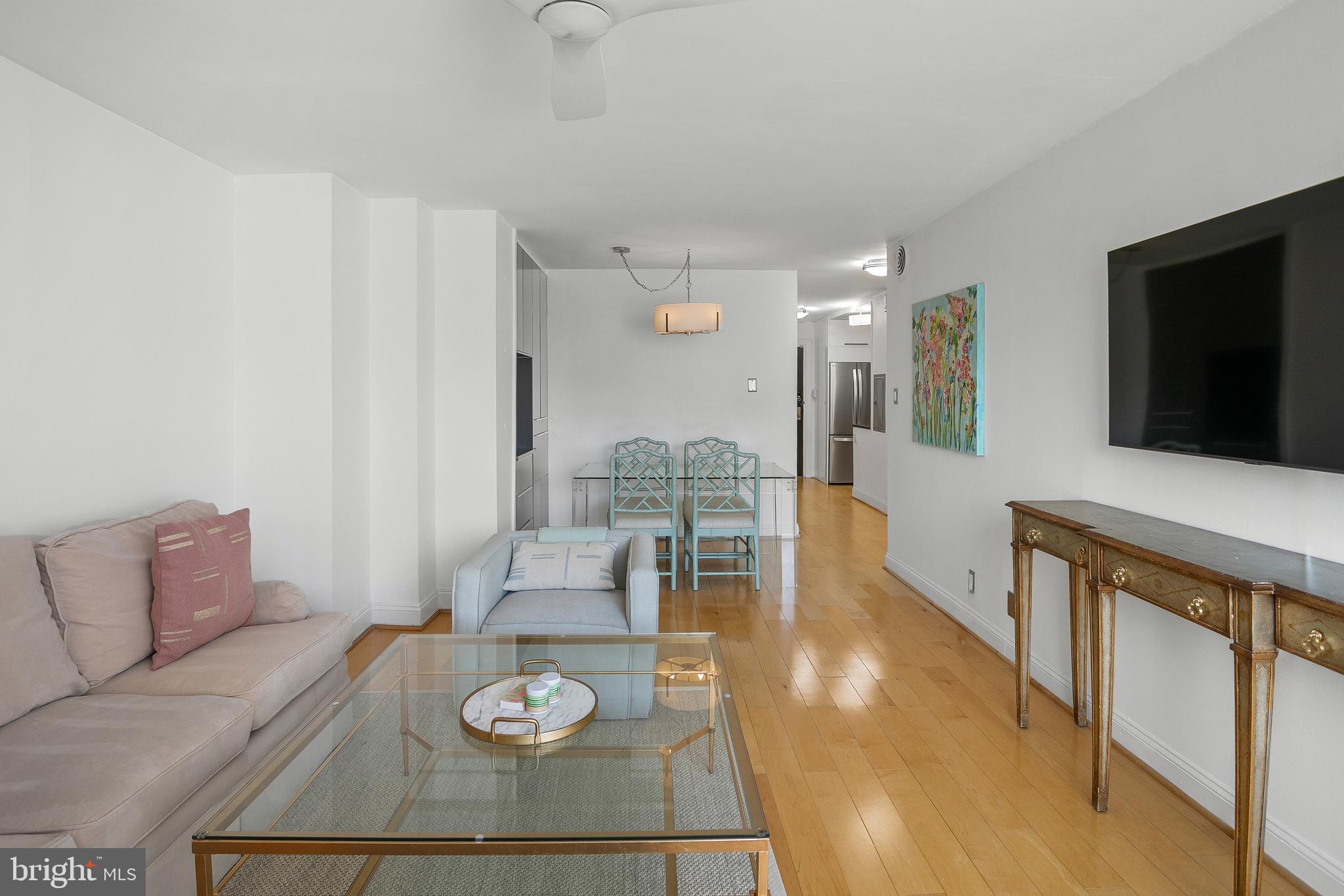 3 Washington Circle Northwest, Unit 603 Washington, DC 20037 - Photo 11 of 30 Living Room
