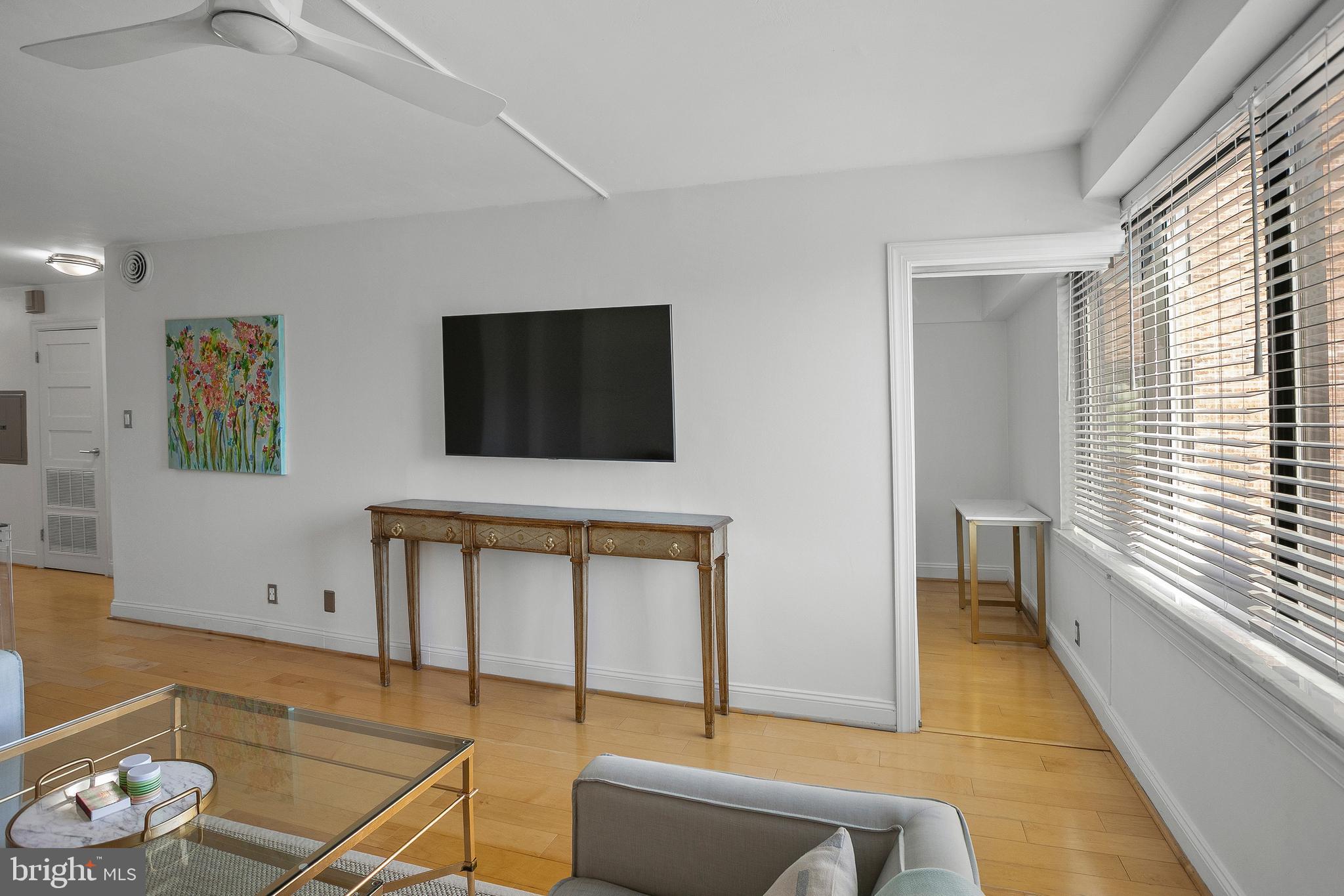3 Washington Circle Northwest, Unit 603 Washington, DC 20037 - Photo 12 of 30 Living Room