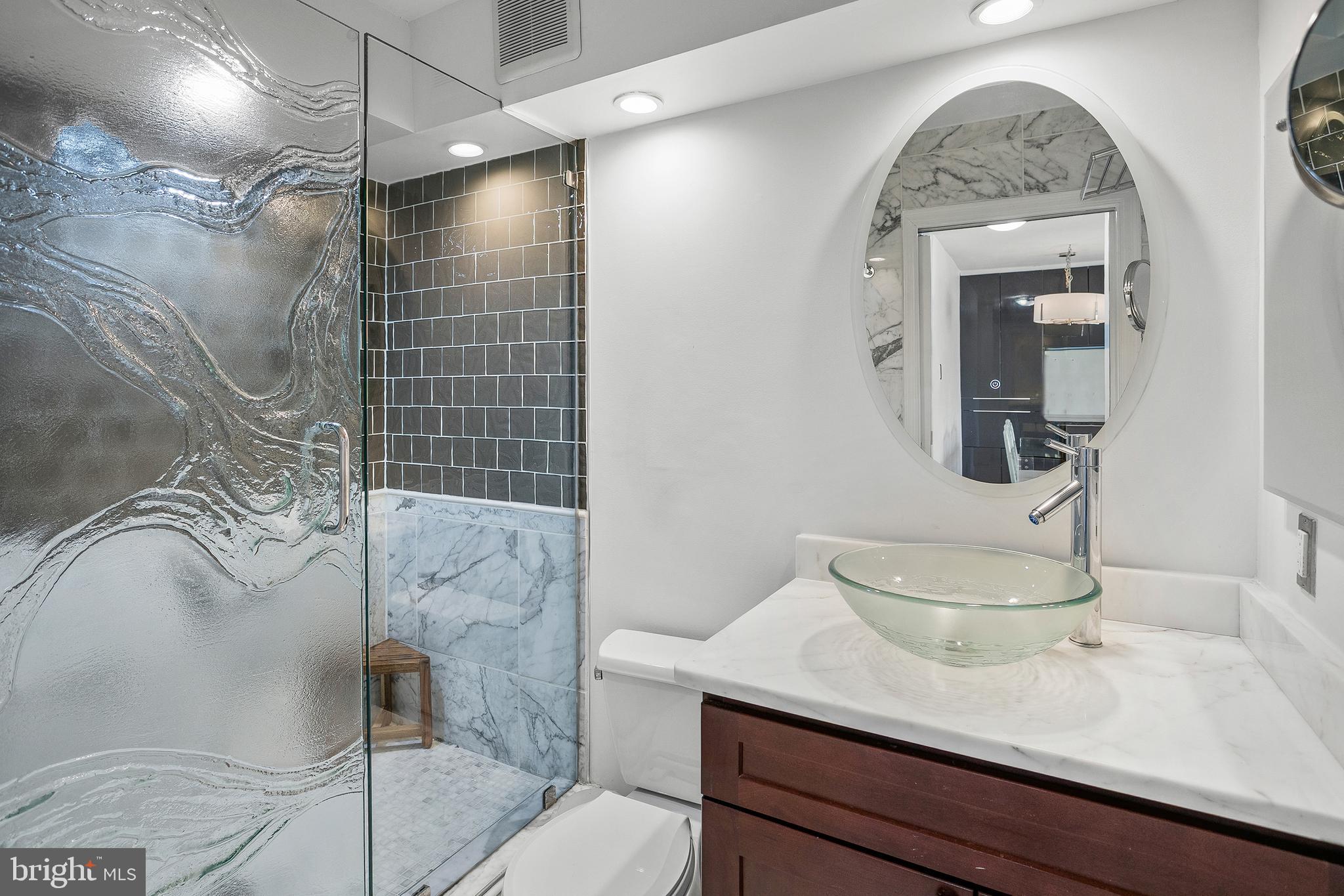 3 Washington Circle Northwest, Unit 603 Washington, DC 20037 - Photo 18 of 30 Bathroom