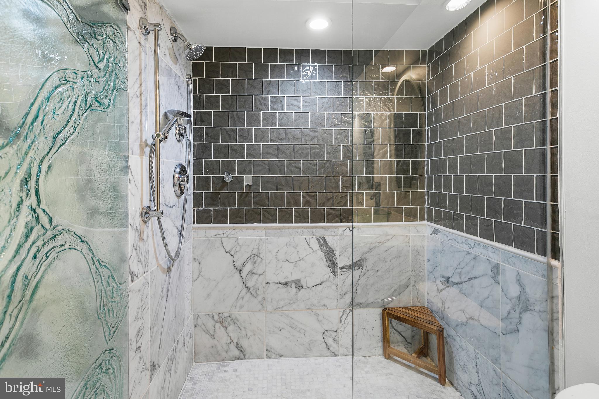 3 Washington Circle Northwest, Unit 603 Washington, DC 20037 - Photo 19 of 30 Shower Detail