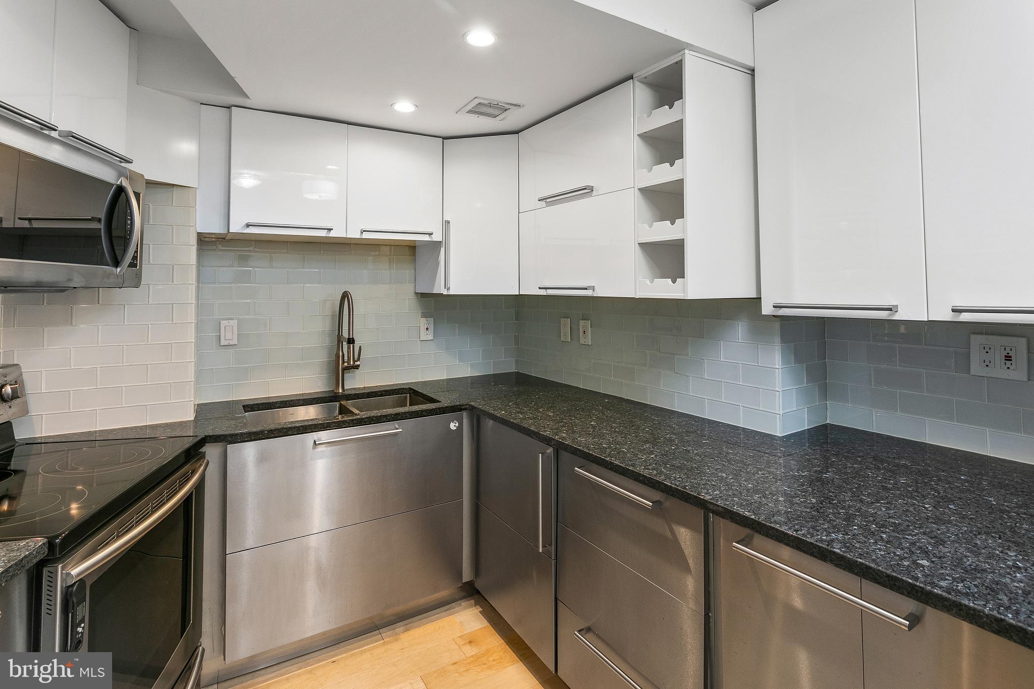 3 Washington Circle Northwest, Unit 603 Washington, DC 20037 - Photo 7 of 30 Kitchen