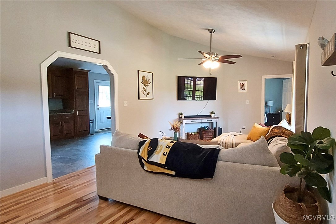 563 Mussel Swamp Road Tappahannock, VA 22560 - Photo 3 of 26 Gallery Image 3