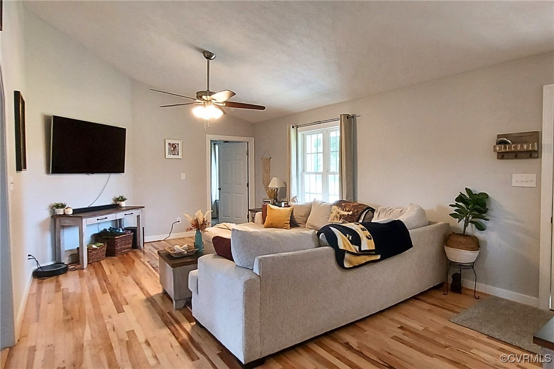 563 Mussel Swamp Road Tappahannock, VA 22560 - Photo 4 of 26 Gallery Image 4