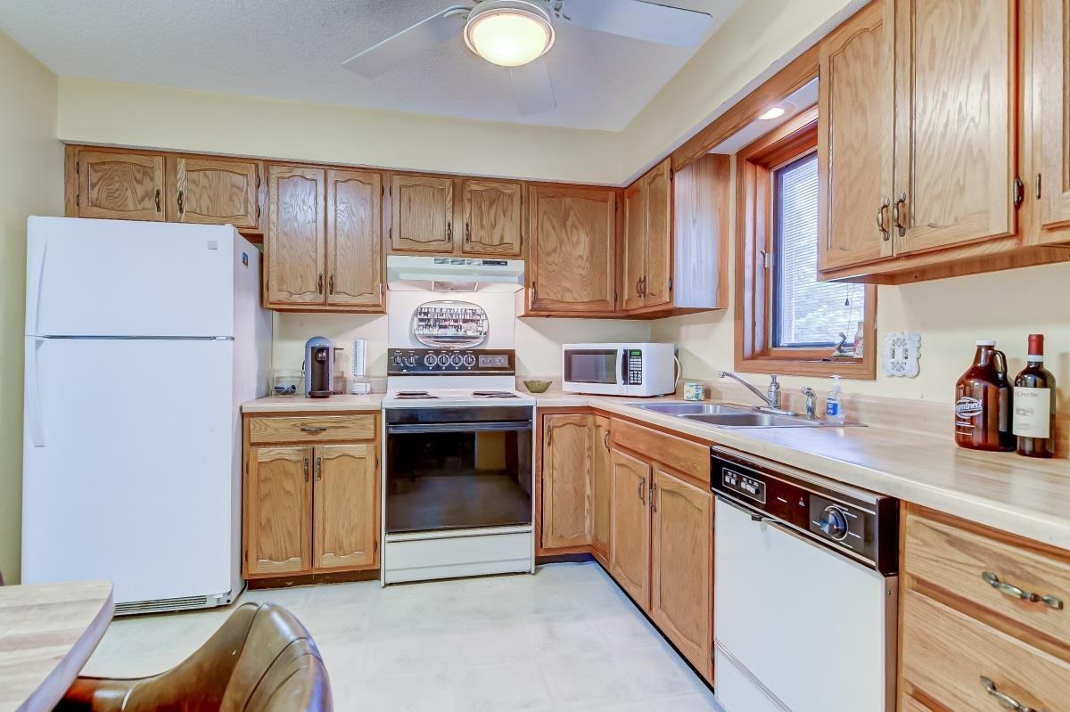 508 Golf Road Springfield, IL 62704 - Photo 12 of 30