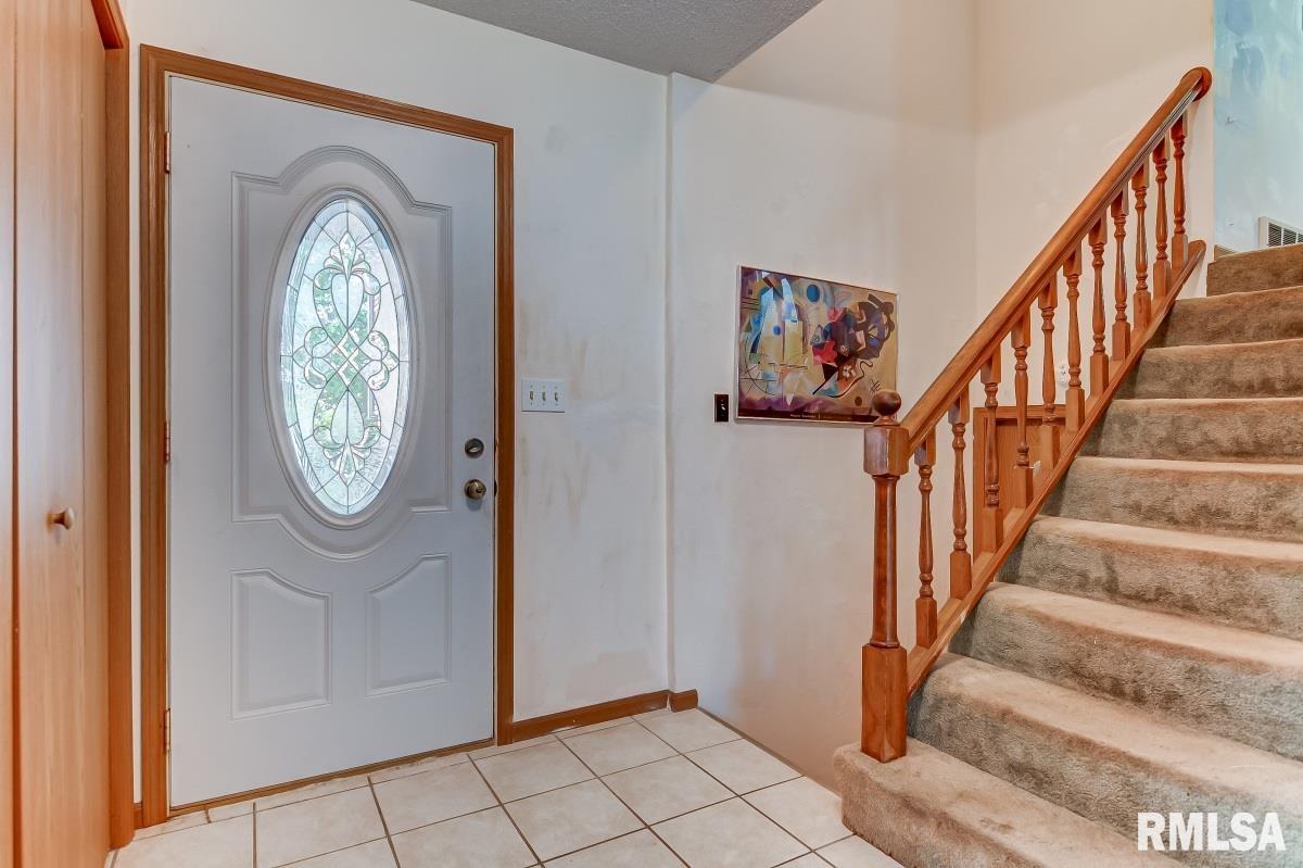 508 Golf Road Springfield, IL 62704 - Photo 4 of 30