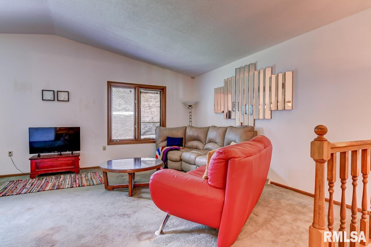 508 Golf Road Springfield, IL 62704 - Photo 7 of 30