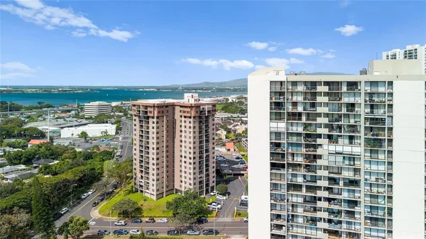 $395,000 | 98-500 Koauka Loop, Unit 22M, Aiea, HI 96701
