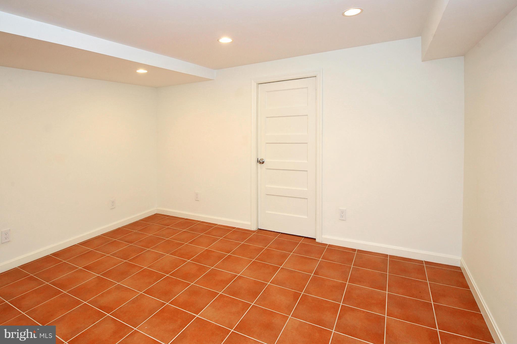 9401 Saybrook Avenue Silver Spring, MD 20901 - Photo 22 of 30 Lower Level Office