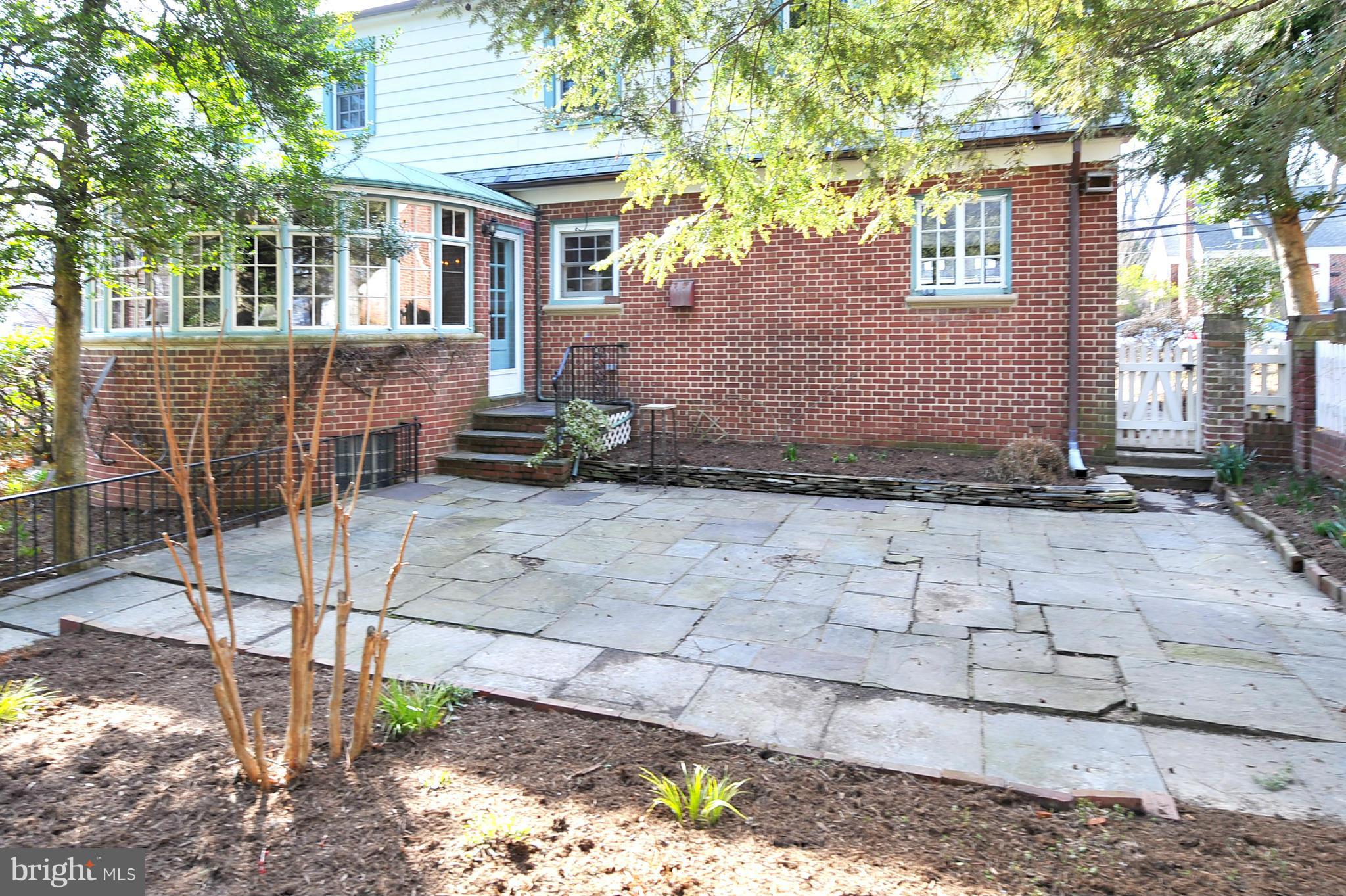 9401 Saybrook Avenue Silver Spring, MD 20901 - Photo 24 of 30 Patio