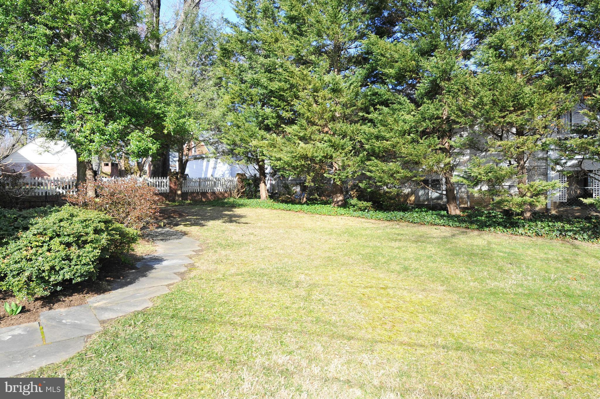 9401 Saybrook Avenue Silver Spring, MD 20901 - Photo 27 of 30 Exterior (Rear)