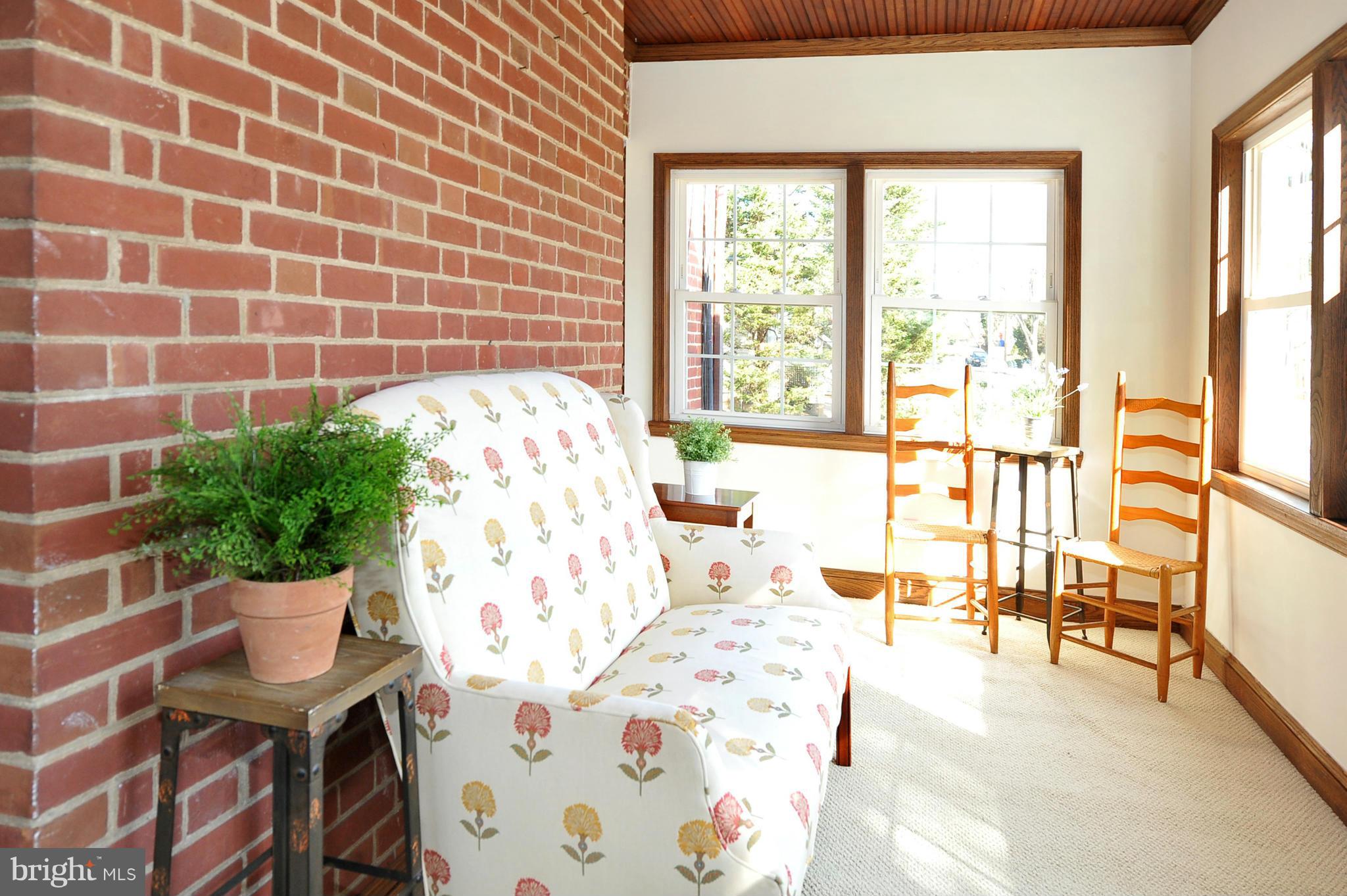 9401 Saybrook Avenue Silver Spring, MD 20901 - Photo 7 of 30 Sun Room