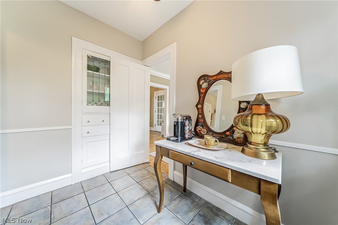 2528 Lee Road Cleveland, OH 44118 - Photo 11 of 31 Gallery Image 11