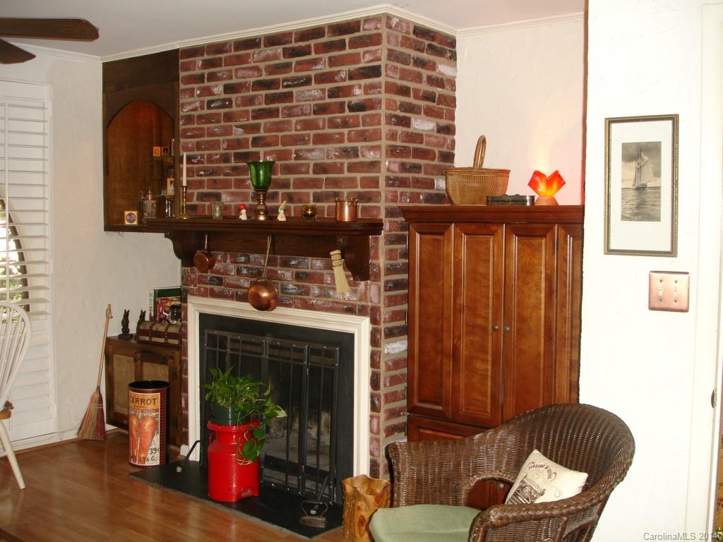 5803 Sharon Road, Unit G Charlotte, NC 28210 - Photo 9 of 15 Gallery Image 9