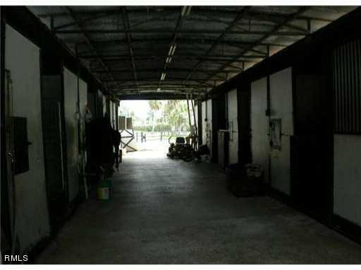 2550 B Road Loxahatchee, FL 33470 - Photo 5 of 6 Barn