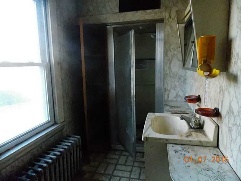 16 Broad Street Coventry, RI 02816 - Photo 4 of 16 Exterior Front.