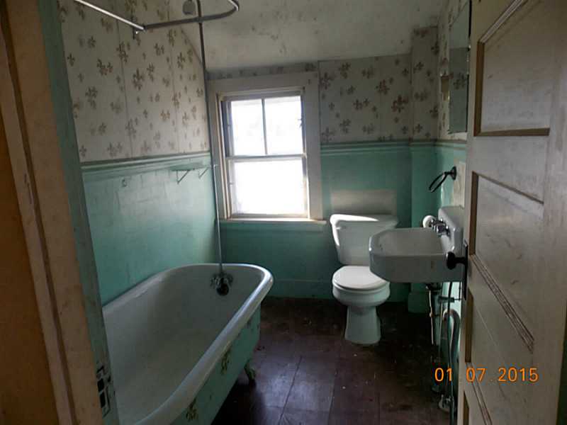 16 Broad Street Coventry, RI 02816 - Photo 5 of 16 Exterior Front.