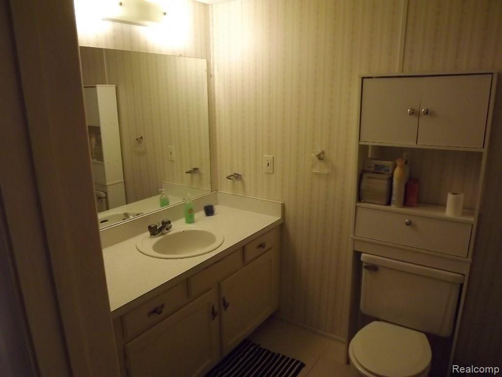 1867 Allenway Court, Unit 91 Rochester, MI 48309 - Photo 10 of 10 Basement half bathroom.jpg